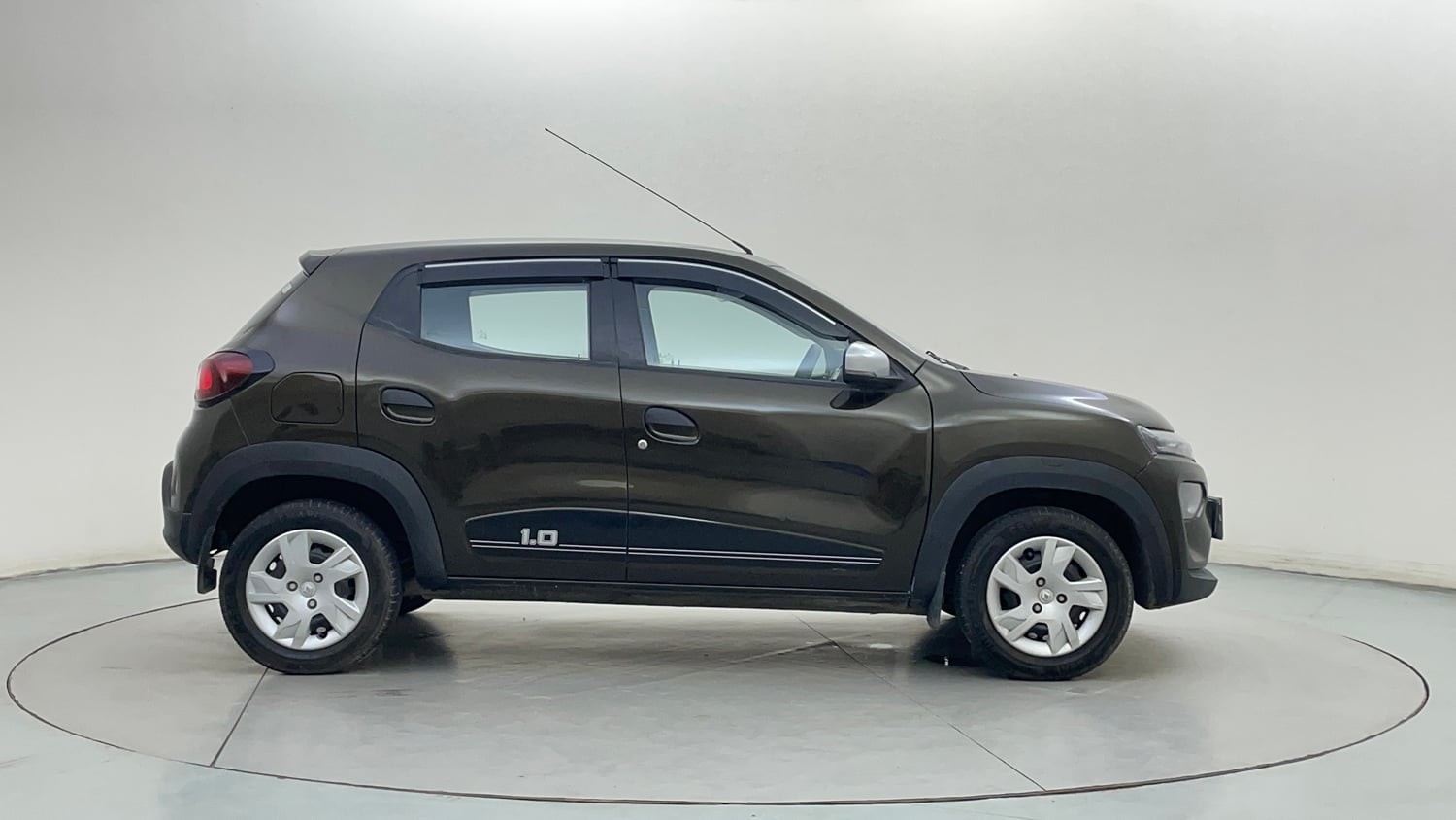 Used 2024 Renault Kwid RXT 1.0L Petrol Manual exterior RIGHT SIDE VIEW