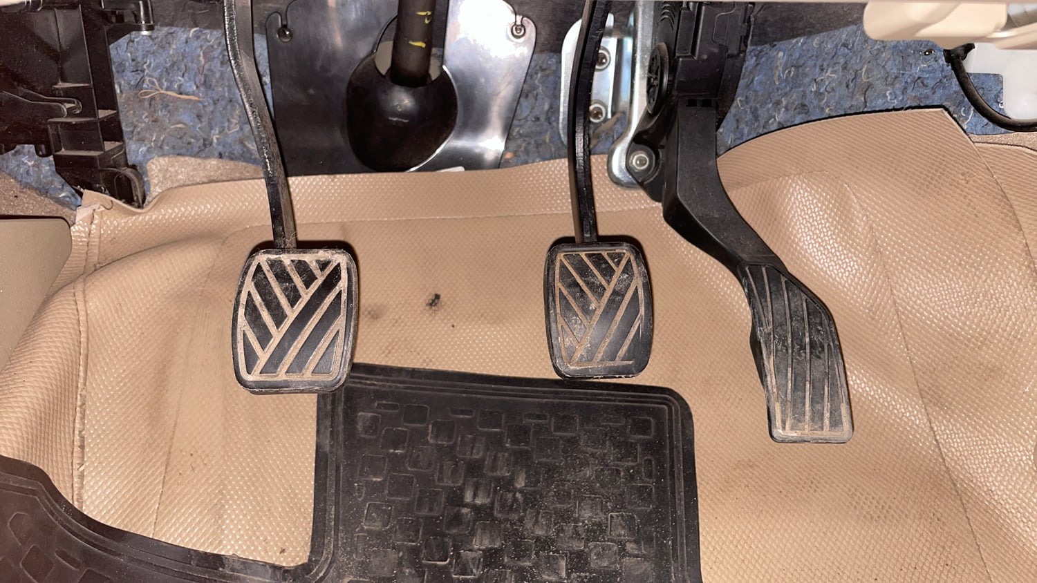 Used 2017 Maruti Suzuki Ciaz VXi Petrol Manual interior PEDALS VIEW