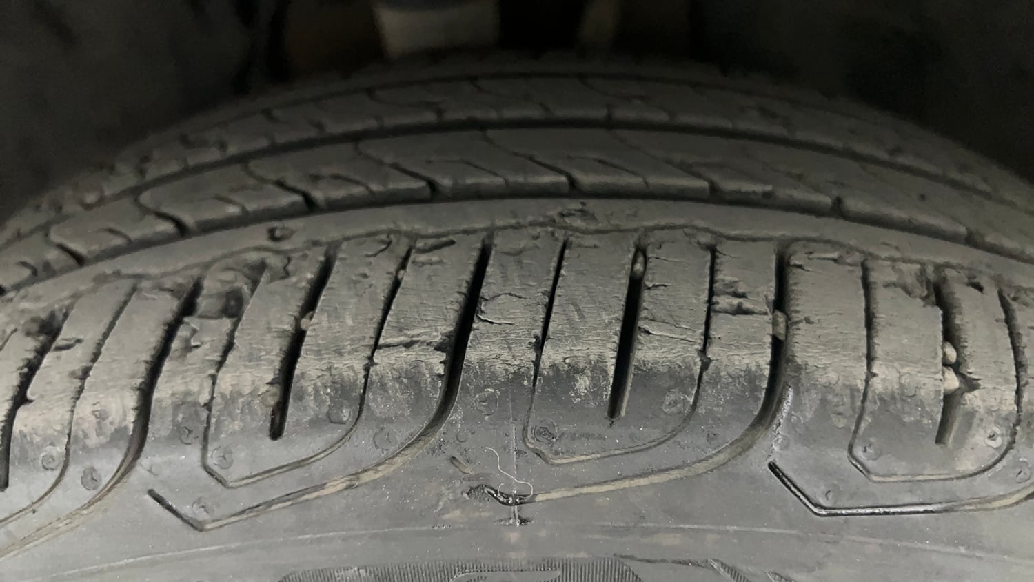 Used 2022 Tata Altroz XTA Petrol Petrol Automatic tyres LEFT FRONT TYRE TREAD VIEW