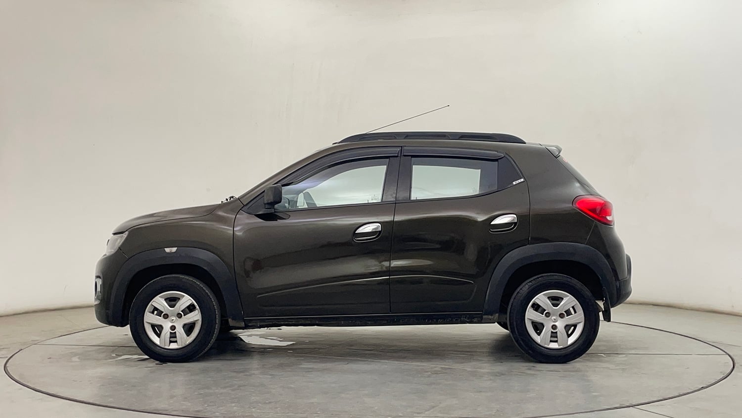 Used 2016 Renault Kwid RXT Petrol Manual exterior LEFT SIDE VIEW