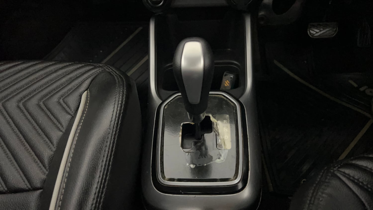 Used 2020 Maruti Suzuki Ignis Zeta 1.2 AMT Petrol Automatic interior GEAR  KNOB VIEW