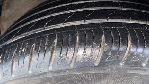 Used 2023 Kia Sonet GTX Plus 1.0 DCT Petrol Automatic tyres RIGHT FRONT TYRE TREAD VIEW