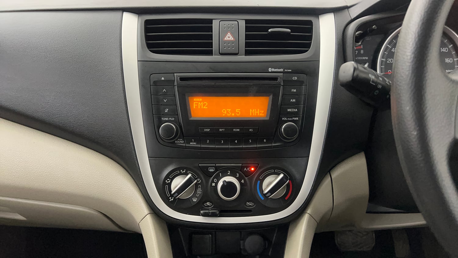 Used 2017 Maruti Suzuki Celerio ZXi AMT Petrol Automatic interior MUSIC SYSTEM & AC CONTROL VIEW