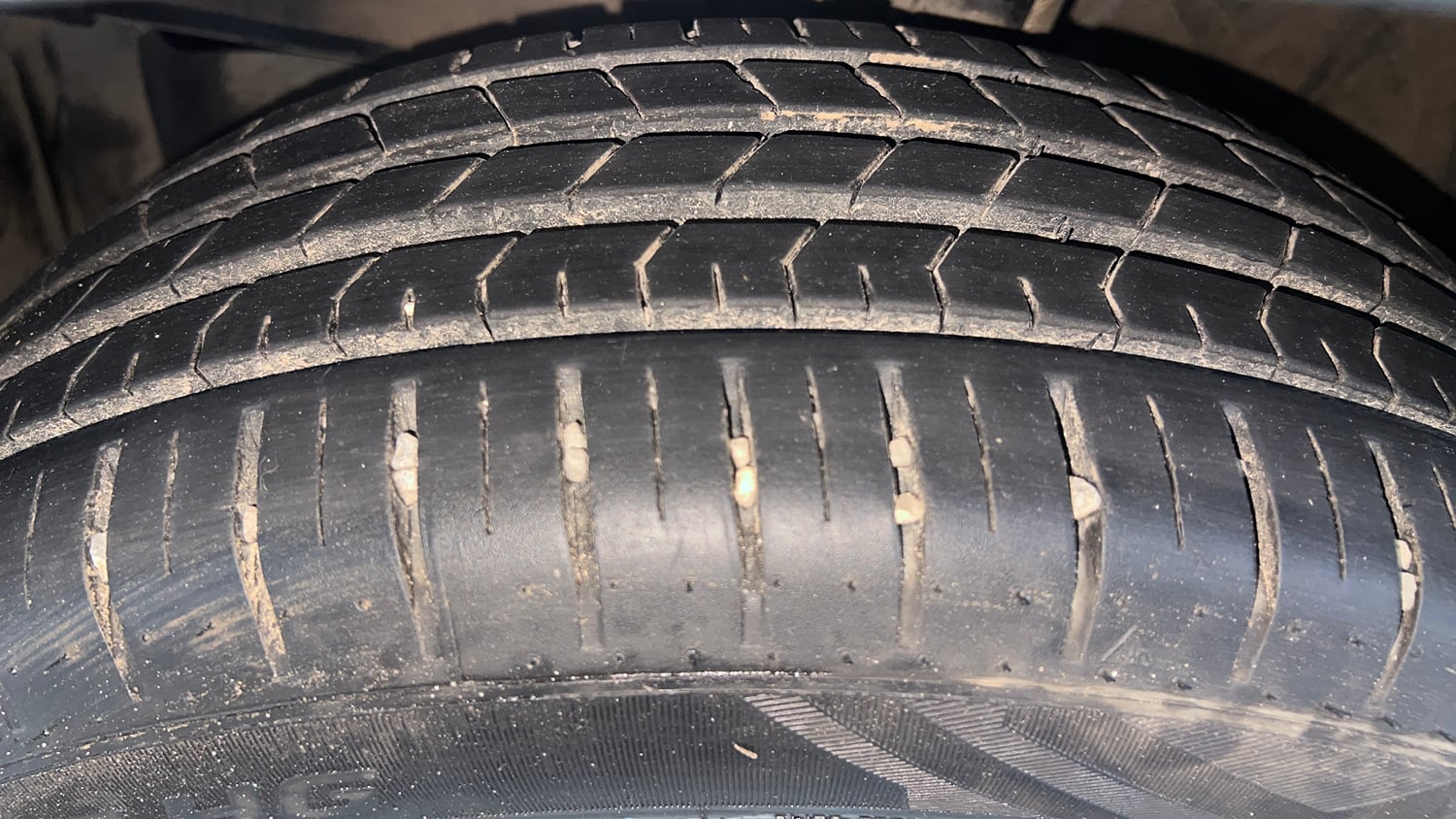 Used 2025 Maruti Suzuki Baleno Zeta MT Petrol Manual tyres LEFT FRONT TYRE TREAD VIEW