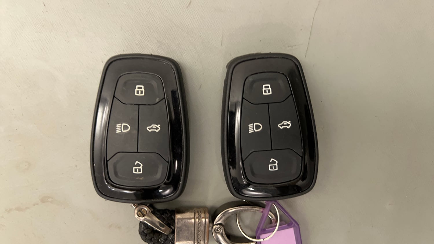 Used 2023 Tata Altroz XZ Petrol Petrol Manual extra CAR KEY VIEW