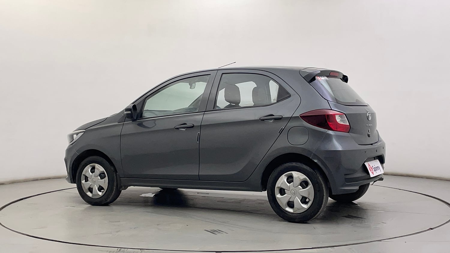Used 2022 Tata Tiago XT (O) Petrol Manual exterior LEFT REAR CORNER VIEW