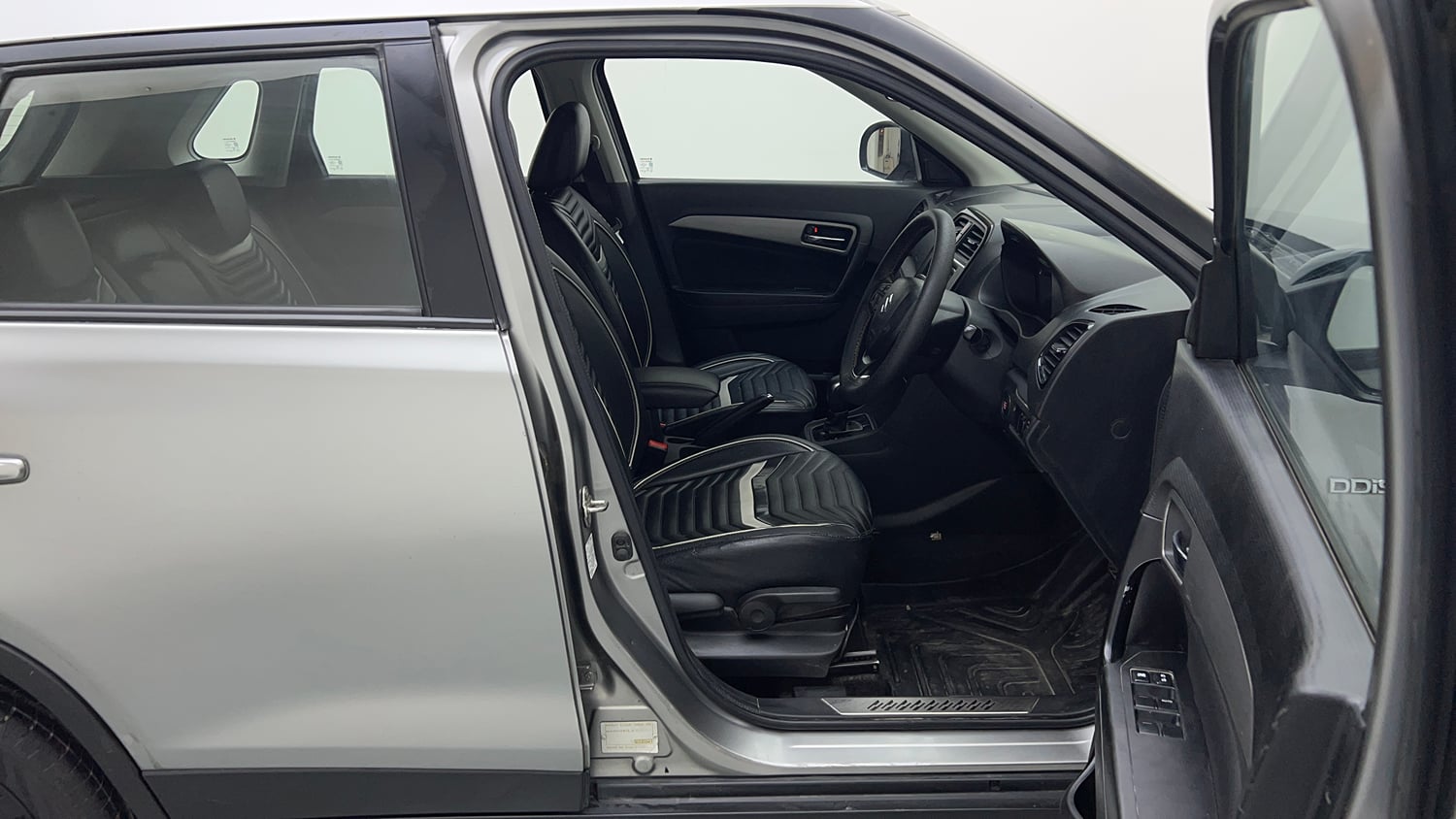 Used 2018 maruti-suzuki Vitara Brezza ZDi AGS Diesel Automatic interior RIGHT SIDE FRONT DOOR CABIN VIEW