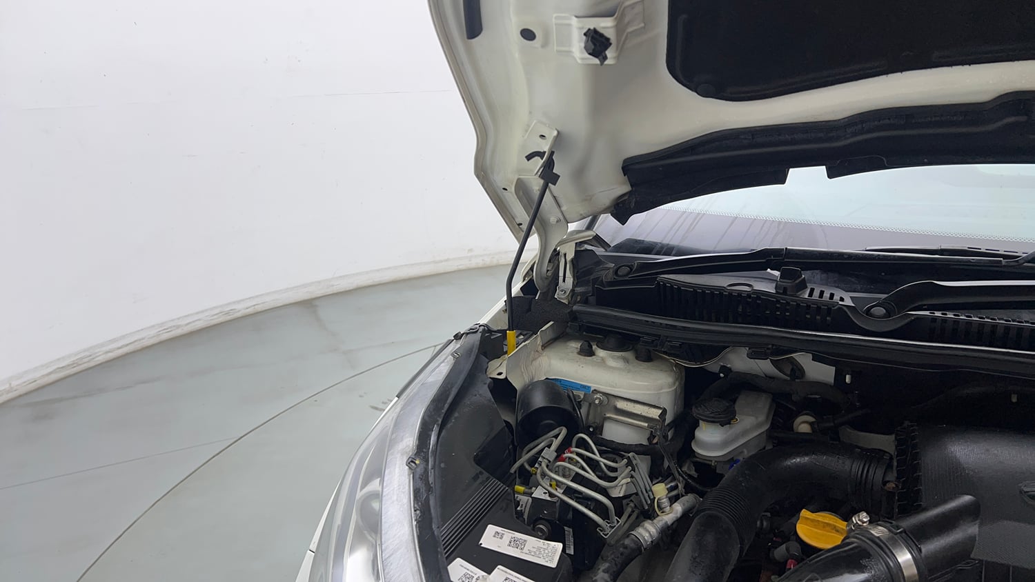 Used 2023 Tata Nexon XE Petrol Manual engine ENGINE RIGHT SIDE HINGE & APRON VIEW
