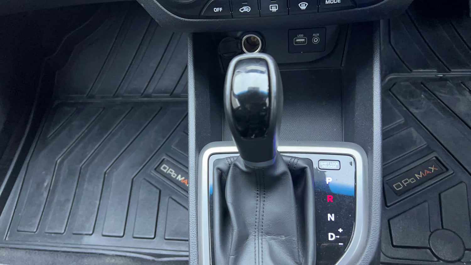 Used 2017 Hyundai Creta 1.6 SX Plus AT Petrol Petrol Automatic interior GEAR  KNOB VIEW