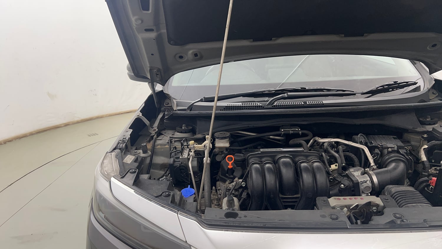 Used 2023 Honda Elevate VX MT Petrol Manual engine ENGINE RIGHT SIDE HINGE & APRON VIEW