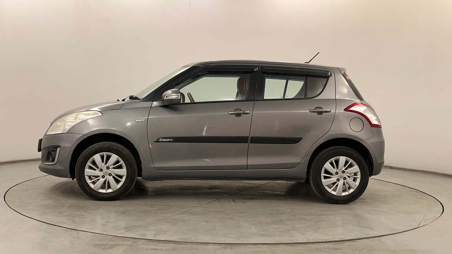 Used 2016 Maruti Suzuki Swift ZXi Petrol Manual exterior LEFT SIDE VIEW