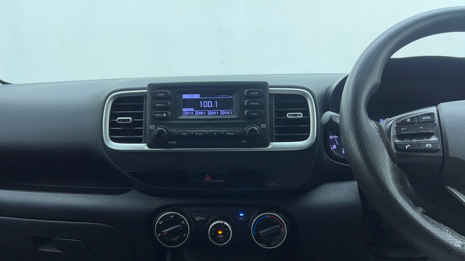 Used 2021 Hyundai Venue S 1.0 Turbo DCT Petrol Automatic top_features Integrated (in-dash) music system