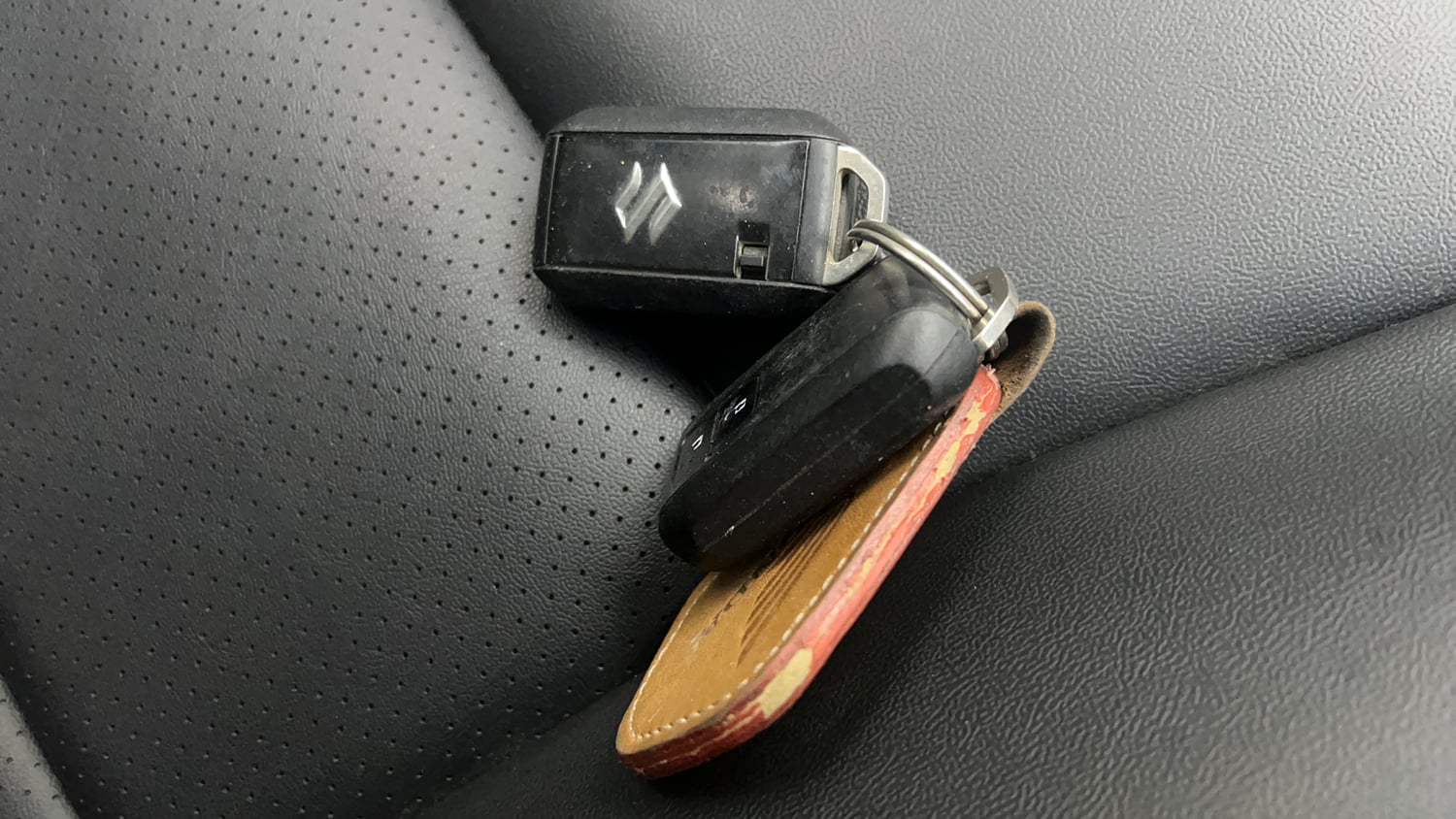 Used 2022 Maruti Suzuki Ignis Zeta 1.2 MT Petrol Manual extra CAR KEY VIEW