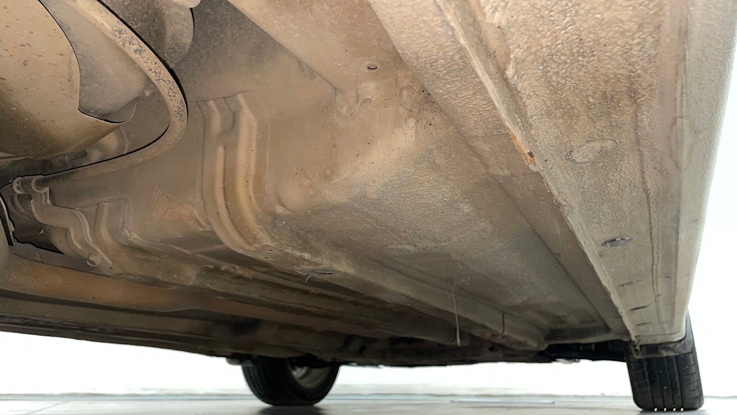 Used 2013 Hyundai Verna Fluidic 1.6 CRDi SX Diesel Manual extra REAR RIGHT UNDERBODY VIEW