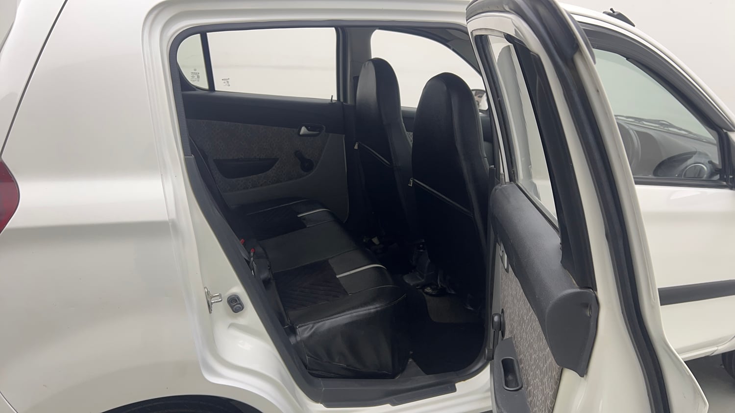 Used 2018 Maruti Suzuki Alto 800 VXi Petrol Manual interior RIGHT SIDE REAR DOOR CABIN VIEW