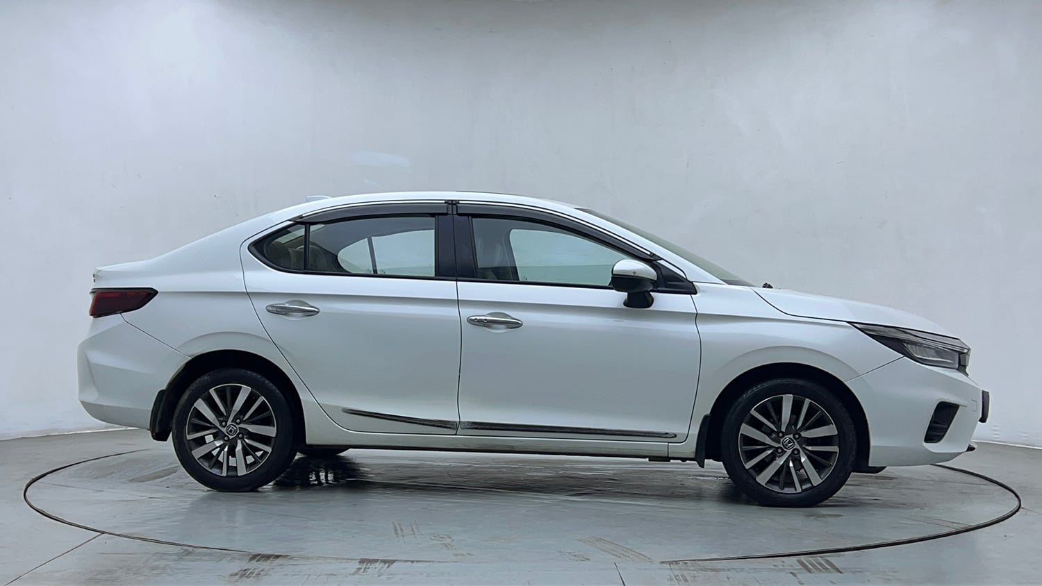 Used 2021 Honda City ZX CVT Petrol Petrol Automatic exterior RIGHT SIDE VIEW