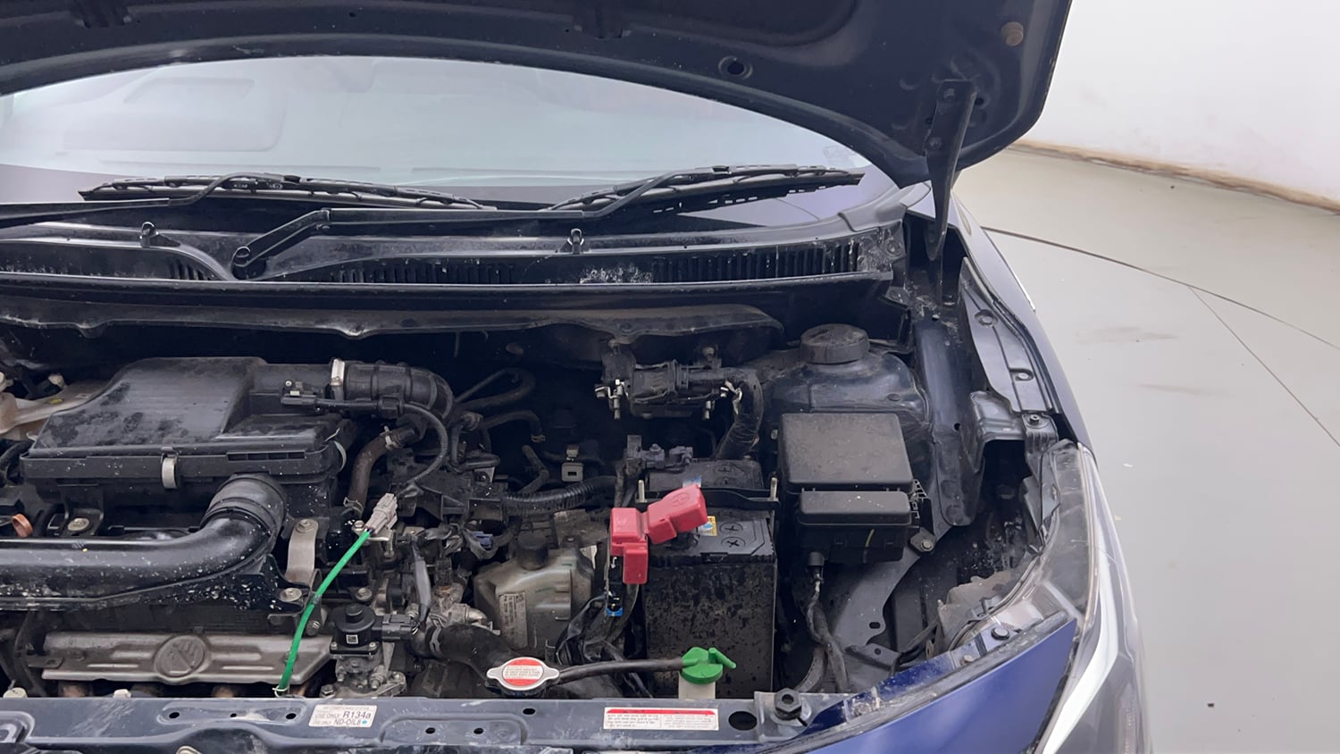 Used 2023 Toyota Glanza V AMT Petrol Automatic engine ENGINE LEFT SIDE HINGE & APRON VIEW