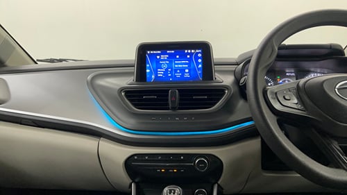 Used 2023 Tata Altroz XZ Petrol Petrol Manual interior MUSIC SYSTEM & AC CONTROL VIEW