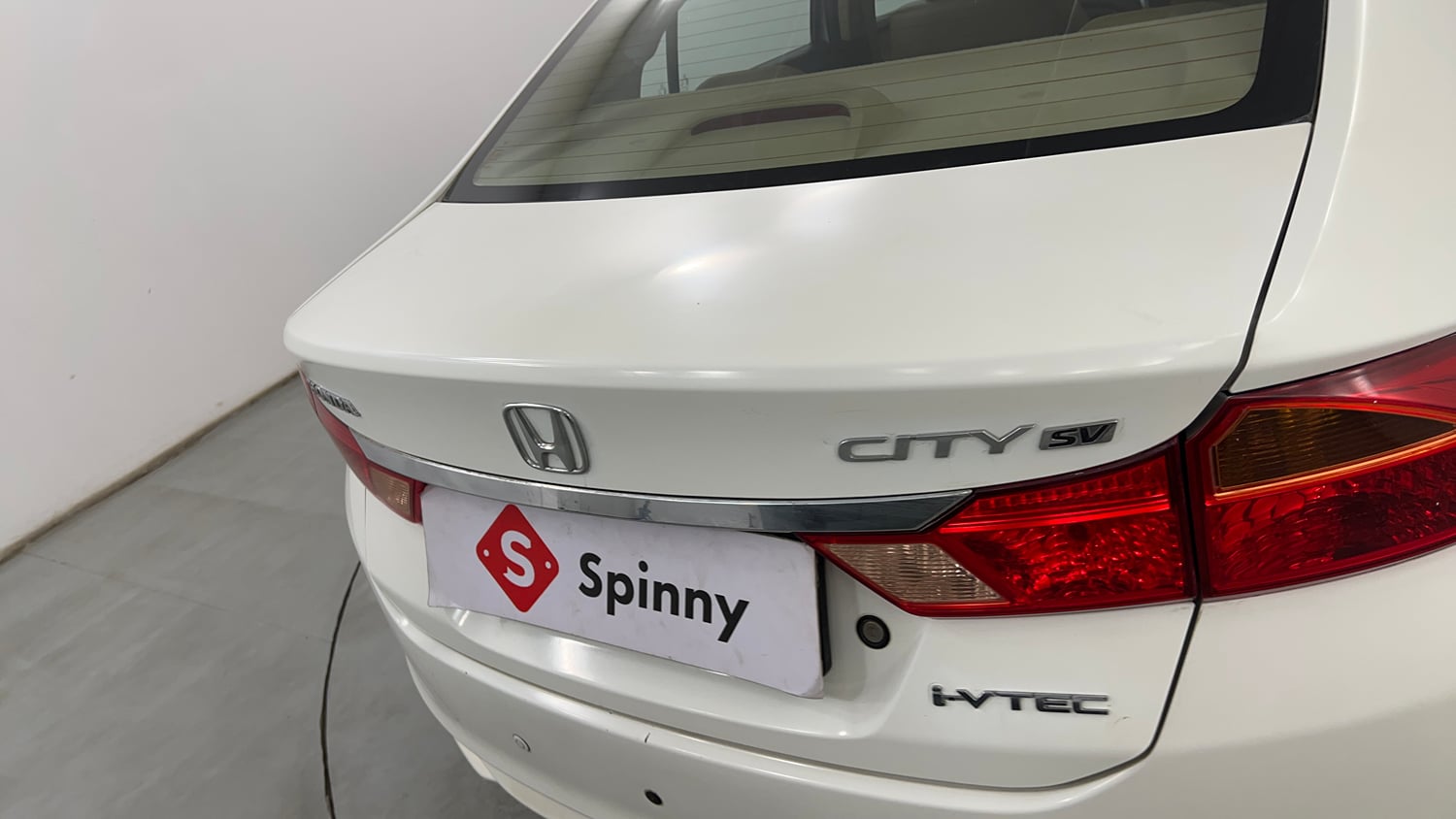 Used 2016 Honda City SV Petrol Manual dents MINOR SCRATCH