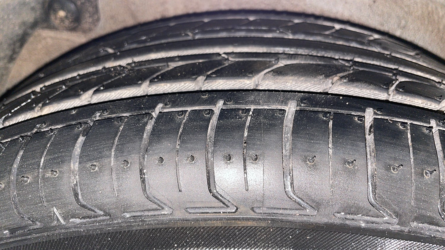 Used 2013 Hyundai Verna Fluidic 1.6 CRDi SX Diesel Manual tyres RIGHT REAR TYRE TREAD VIEW