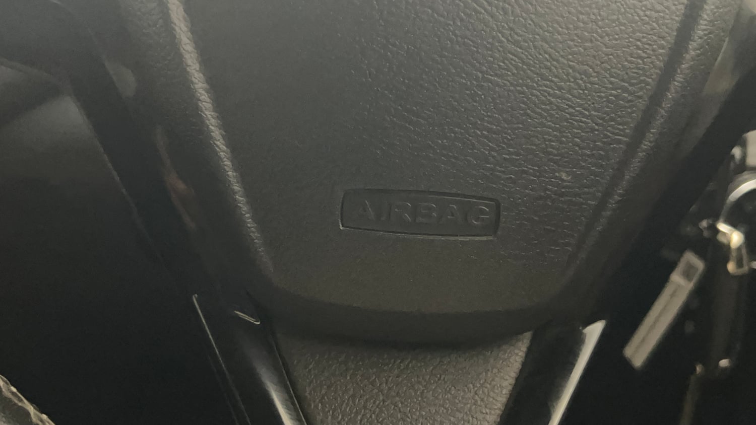 Used 2017 Ford Figo Aspire Titanium 1.2 Ti-VCT Sports Edition Petrol Manual top_features Airbags