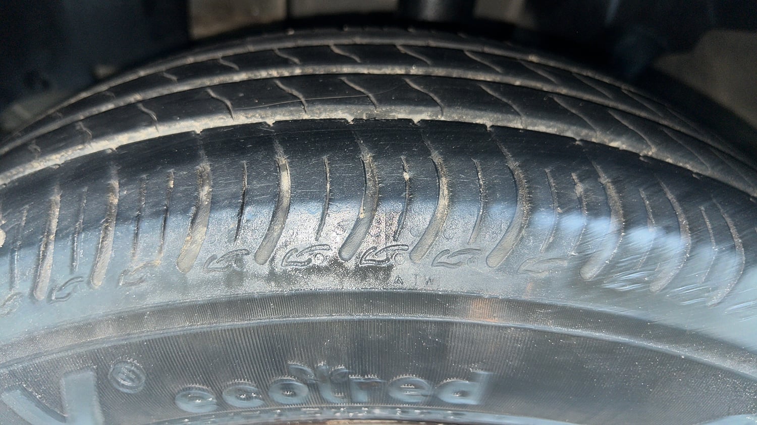 Used 2022 Renault Kwid CLIMBER 1.0 (O) Petrol Manual tyres LEFT FRONT TYRE TREAD VIEW