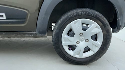 Used 2024 Renault Kwid RXT 1.0L Petrol Manual tyres LEFT REAR TYRE RIM VIEW