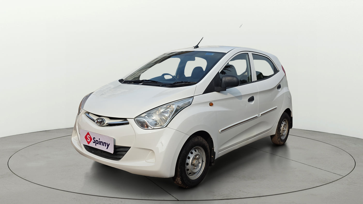 Used 2014 Hyundai Eon Era + Petrol Manual exterior LEFT FRONT CORNER VIEW