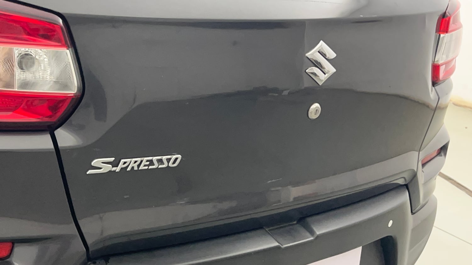 Used 2022 Maruti Suzuki S-Presso VXi (O) Petrol Manual dents MINOR SCRATCH