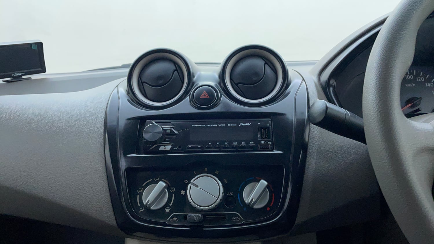 Used 2016 Datsun GO T Petrol Manual top_features Integrated (in-dash) music system
