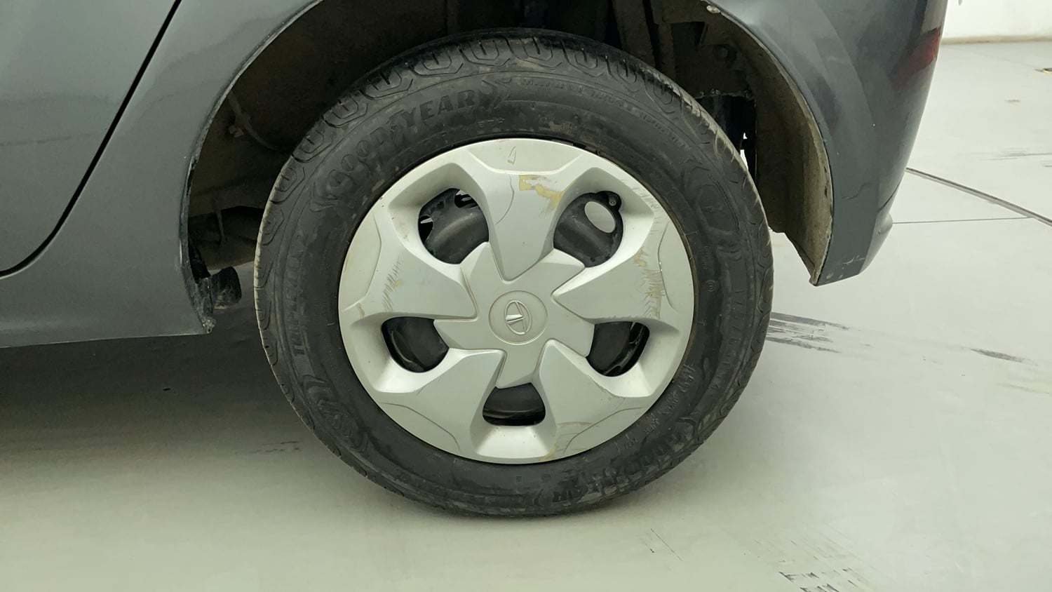 Used 2022 Tata Tiago XT (O) Petrol Manual tyres LEFT REAR TYRE RIM VIEW