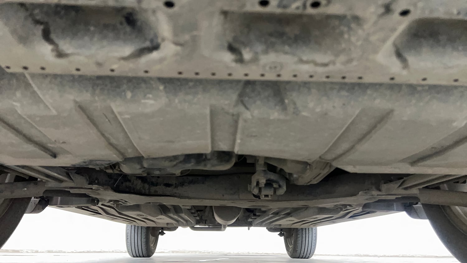 Used 2023 Toyota Urban Cruiser Hyryder V Hybrid Hybrid Automatic extra FRONT LEFT UNDERBODY VIEW
