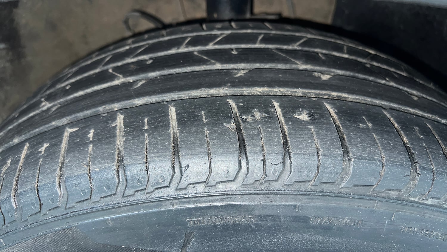 Used 2022 Hyundai Venue SX 1.0 Turbo iMT Petrol Manual tyres RIGHT FRONT TYRE TREAD VIEW