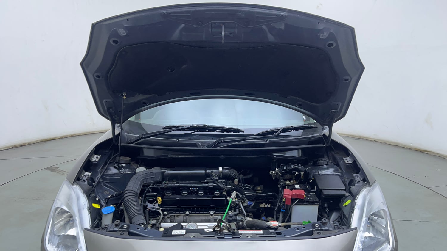 Used 2021 Maruti Suzuki Swift VXi Petrol Manual engine ENGINE & BONNET OPEN FRONT VIEW
