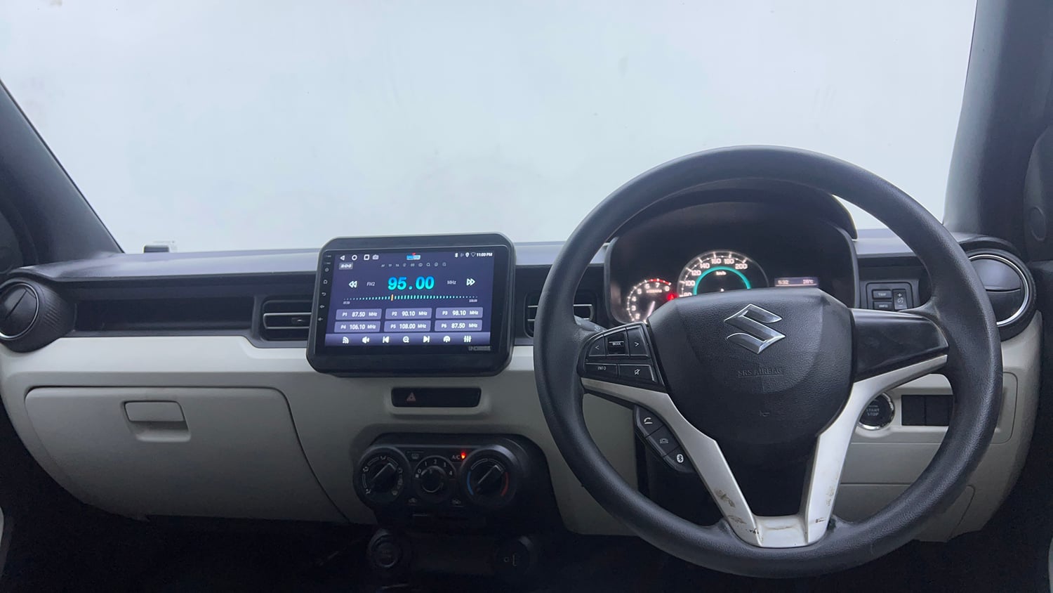 Used 2019 Maruti Suzuki Ignis [2017-2020] Zeta AMT Petrol Dual Tone Petrol Automatic interior DASHBOARD VIEW