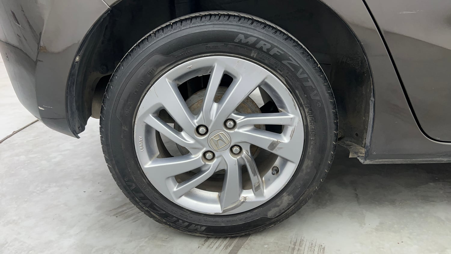 Used 2019 Honda Jazz V CVT Petrol Petrol Automatic tyres RIGHT REAR TYRE RIM VIEW