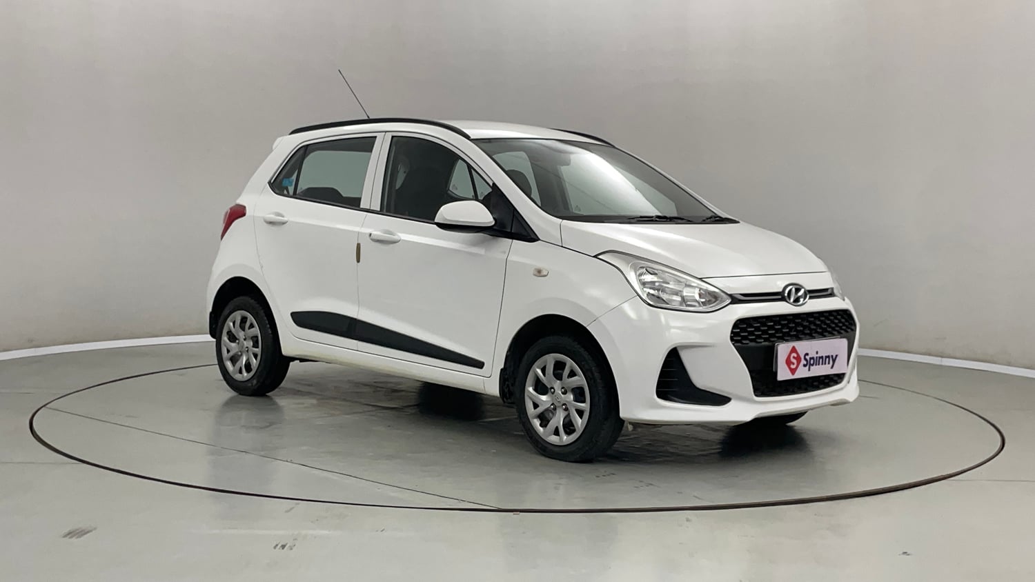 Used 2019 Hyundai Grand i10 Magna 1.2 Kappa VTVT Petrol Manual exterior RIGHT FRONT CORNER VIEW
