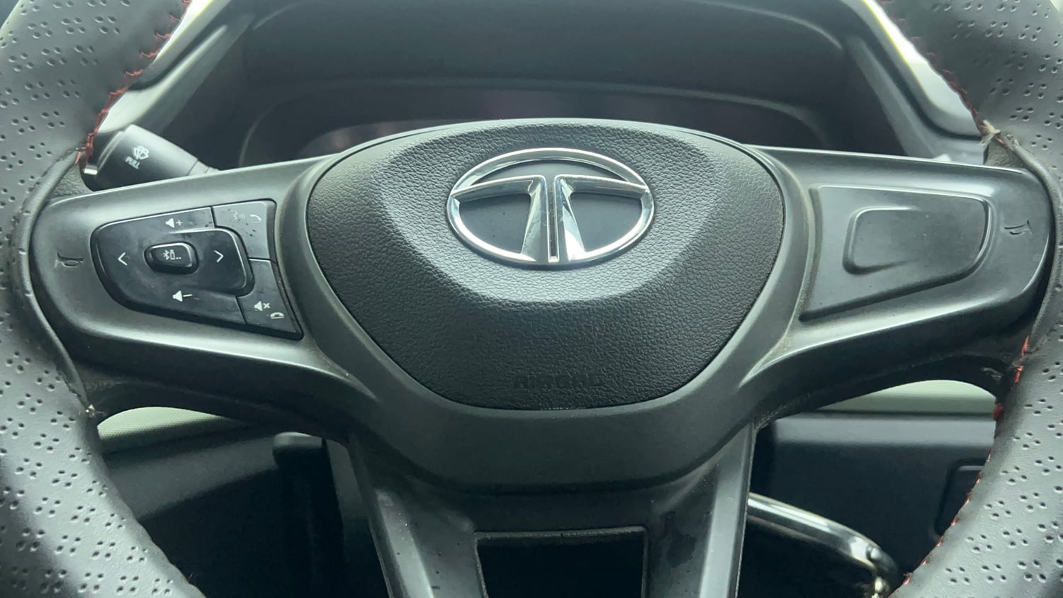 Used 2022 Tata Punch Adventure MT Petrol Manual top_features Steering mounted controls