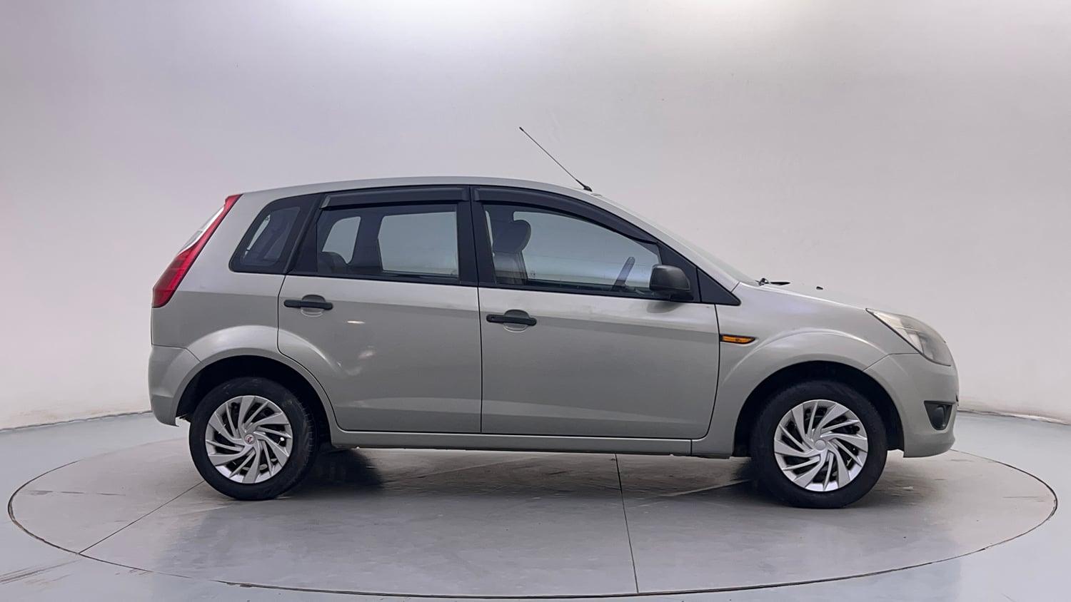 Used 2012 Ford Figo Duratorq Diesel EXI 1.4 Diesel Manual exterior RIGHT SIDE VIEW