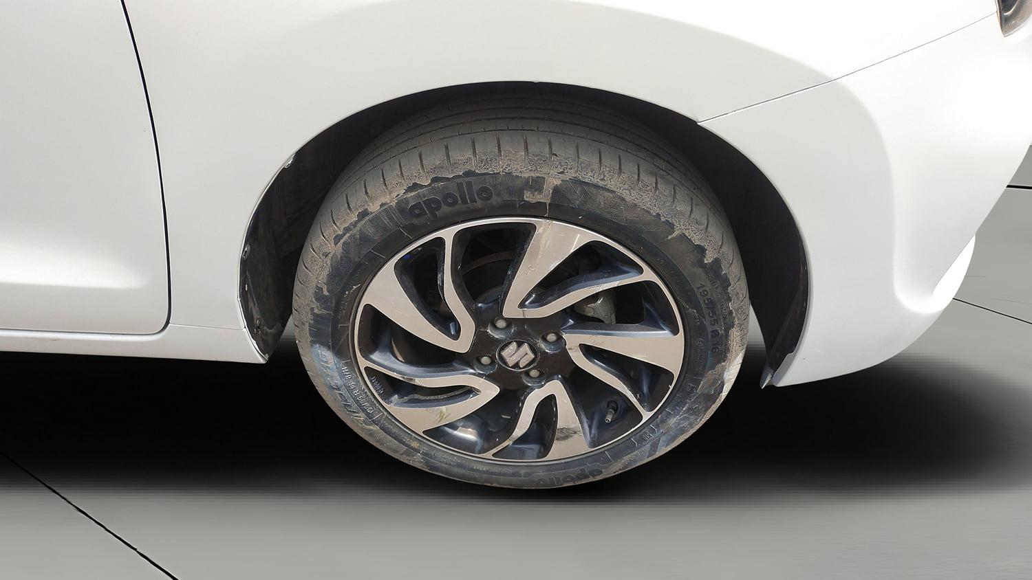 Used 2021 Maruti Suzuki Baleno Zeta Petrol Manual tyres RIGHT FRONT TYRE RIM VIEW
