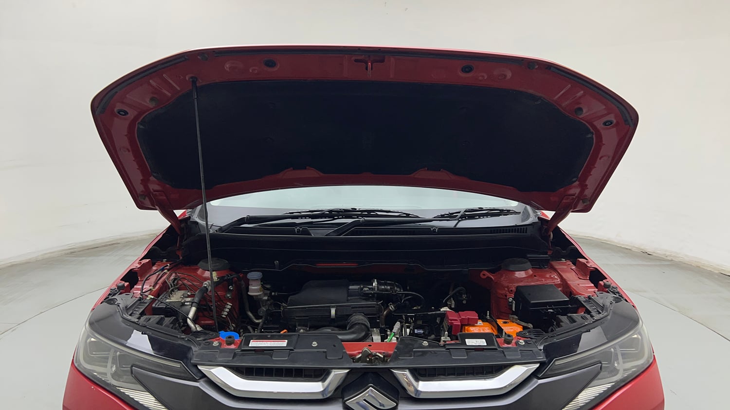 Used 2023 Maruti Suzuki Brezza Zxi Dual Tone Petrol Manual engine ENGINE & BONNET OPEN FRONT VIEW