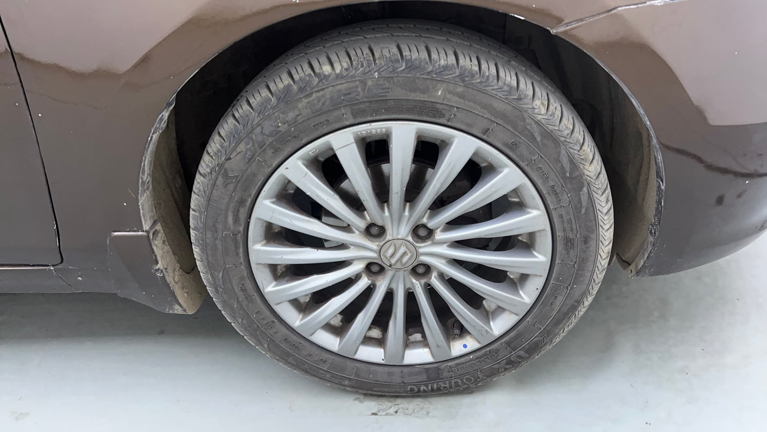 Used 2017 Maruti Suzuki Ciaz Alpha 1.4 MT Petrol Manual tyres RIGHT FRONT TYRE RIM VIEW