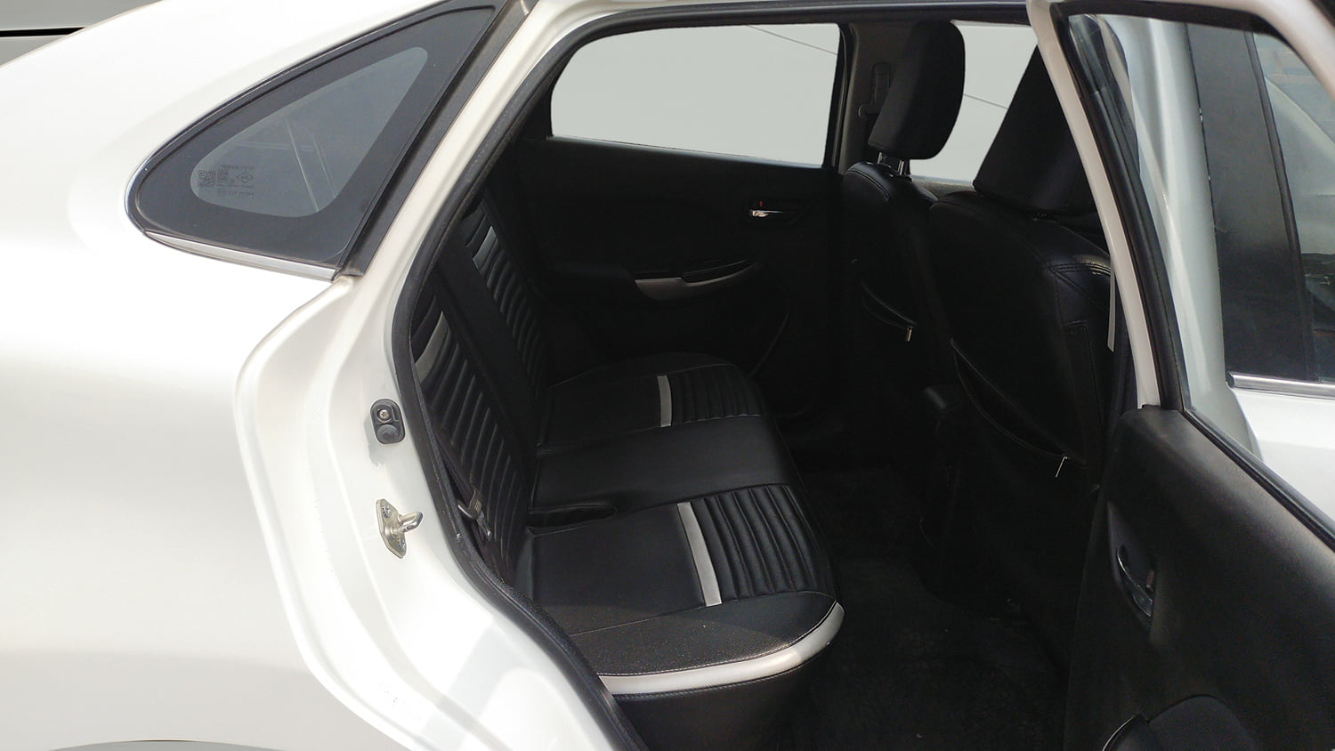 Used 2021 Maruti Suzuki Baleno Zeta Petrol Manual interior RIGHT SIDE REAR DOOR CABIN VIEW