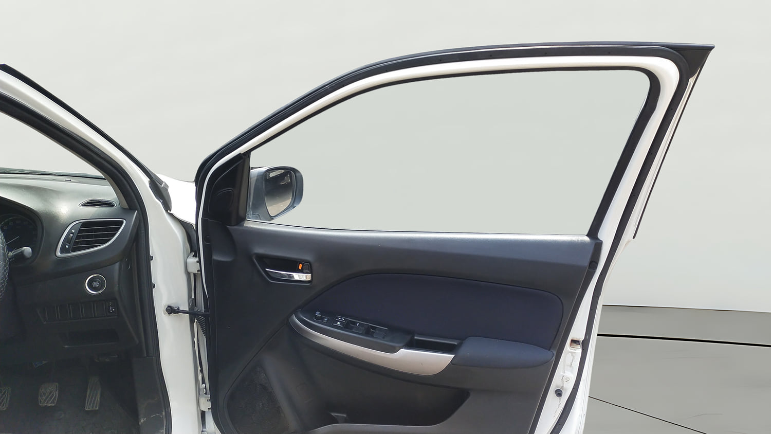 Used 2021 Maruti Suzuki Baleno Zeta Petrol Manual interior RIGHT FRONT DOOR OPEN VIEW