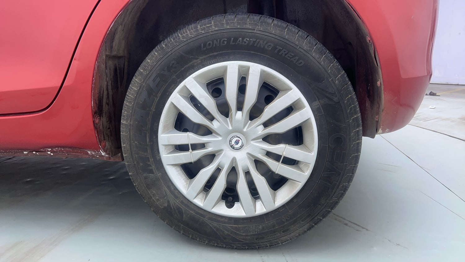 Used 2013 Maruti Suzuki Swift VXi Petrol Manual tyres LEFT REAR TYRE RIM VIEW