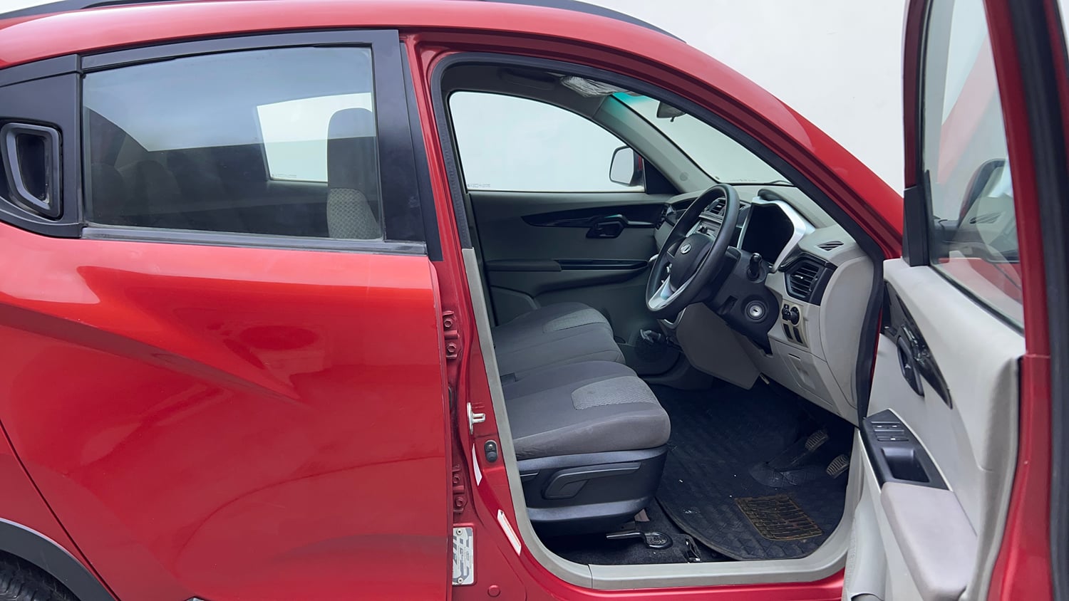 Used 2017 Mahindra KUV100 K6 6 STR Petrol Manual interior RIGHT SIDE FRONT DOOR CABIN VIEW