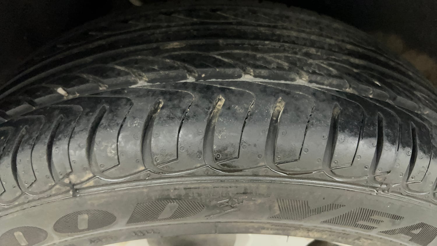 Used 2017 Ford EcoSport Titanium 1.5L TDCi Diesel Manual tyres RIGHT REAR TYRE TREAD VIEW