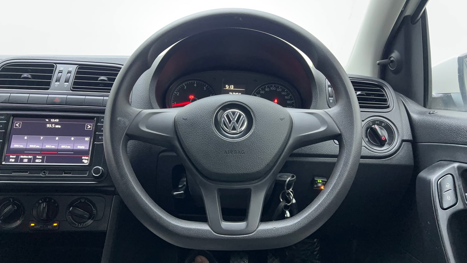Used 2019 Volkswagen Ameo  1.0 Trendline Petrol + CNG(Outside Fitted) Petrol+cng Manual interior STEERING VIEW