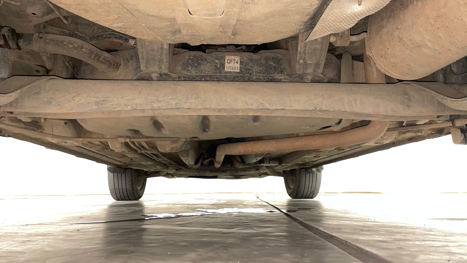 Used 2022 Hyundai Venue SX (O) 1.5 CRDi Executive Diesel Manual extra REAR UNDERBODY VIEW (TAKEN FROM REAR)