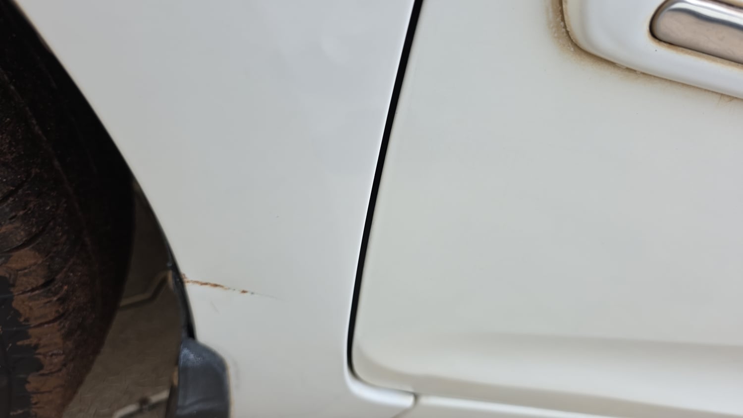 Used 2014 Hyundai Eon Era + Petrol Manual dents MINOR SCRATCH